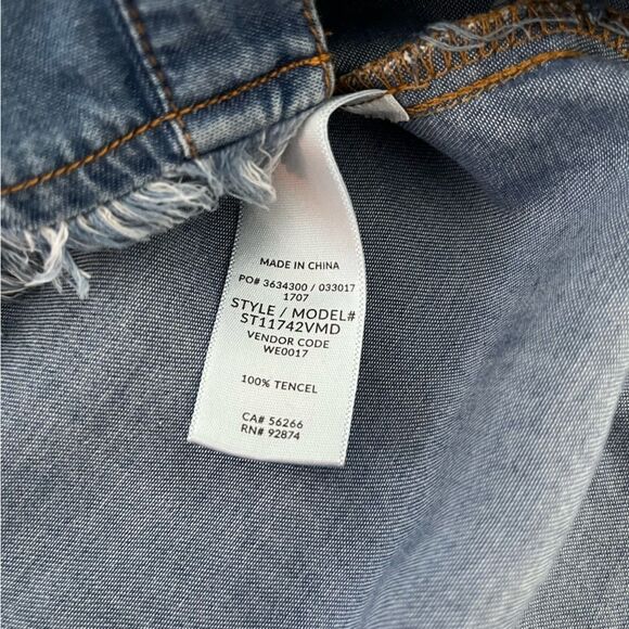 Splendid Ruffle Front Button Down Chambray Denim Shirt, Size XS NWOT - Picture 12 of 13